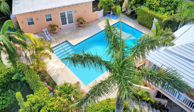 Natalia Pool Cottage - This is great for a weekend getaway !