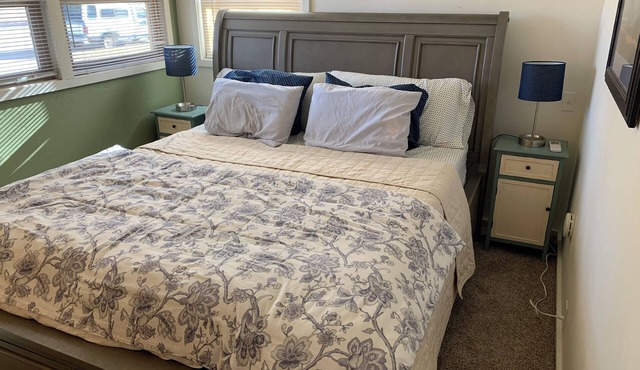 New King Bed - 2 Blocks From Downtown - best backyard in Fruita! in Fruita