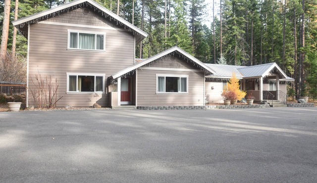 Northwest Pines Lodge near Lake Cle Elum! Great for large family gatherings. in Ronald