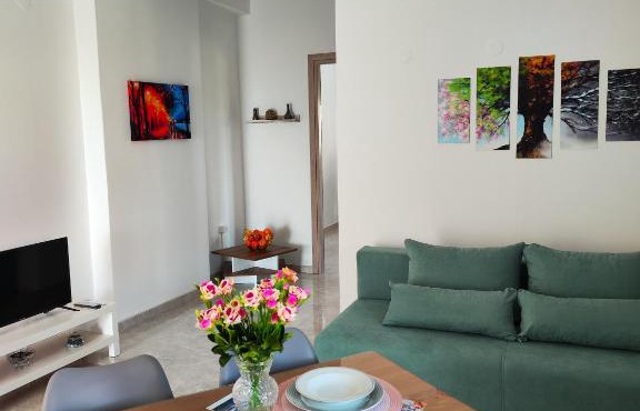 Oasis Apartments in Perissa