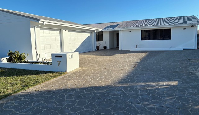 Ocean Breeze - 5 min from City Centre & beach in Tarcoola Beach