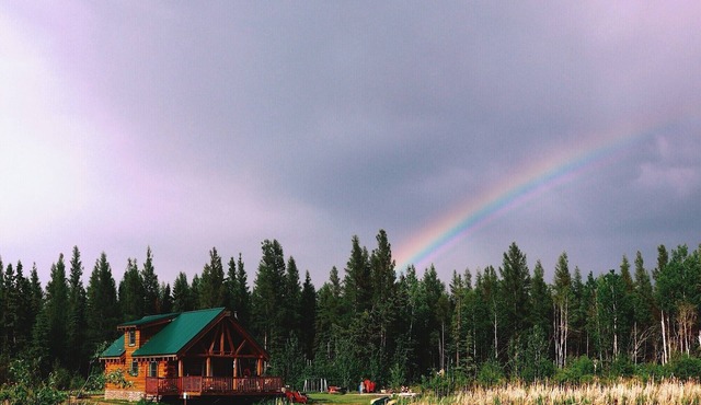 Private Log Cabin Rental in Drayton Valley