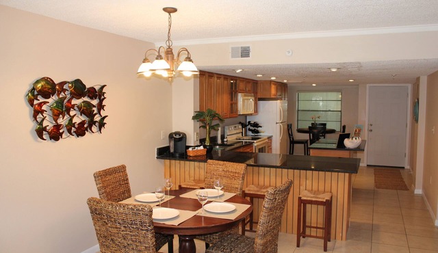 Quiet, Relaxing, Friendly Condo just a Walk across the street from the Beach! in Indian Rocks Beach