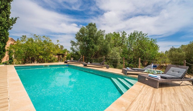 Rural finca Can Lloret in Mallorca with pool in Algaida