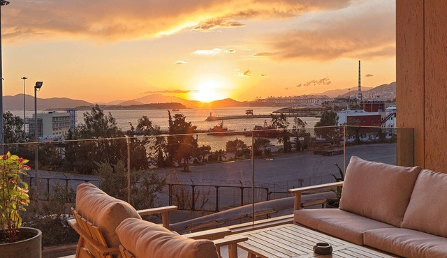 Sea View Garden Suites in PIRAEUS