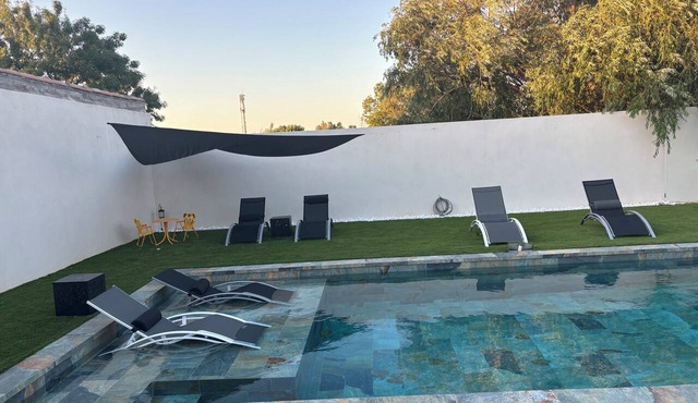 Single-story villa with a pool, 10 minutes from the beach in Narbonne