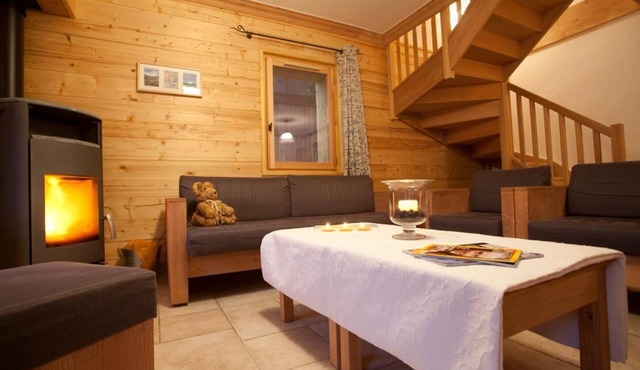 Ski-in/ski-out & foot of the slopes, 2nd floor, terrace, balcony, fireplace or stove, tv, ski locker in Les Menuires
