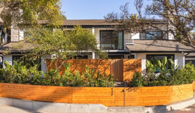 Spacious 5-bedroom Beach Home w/Spa, Sauna+ Game Room ~ Walk to the beach! in Santa Barbara