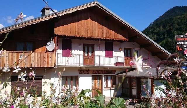 Spacious 6-Person Apartment with Southern Balcony in Beaufort Village in Arêches-Beaufort