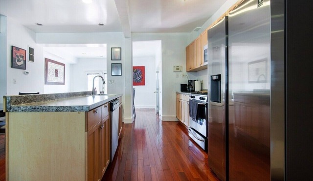 Spacious, Relaxing, 4 Bd 3.5 Ba Home In Petworth! in Washington