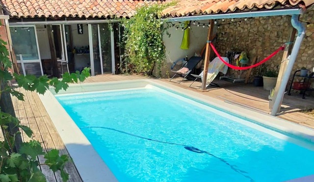 Studio "La Farigoulette" with Shared Pool, Private Terrace and Wi-Fi in Aniane