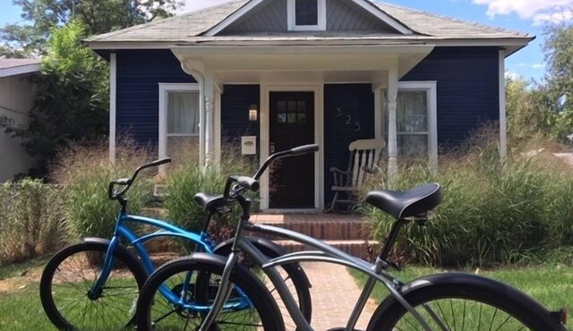 The Cottage! Chic Bungalow near Old Town Square! in Fort Collins