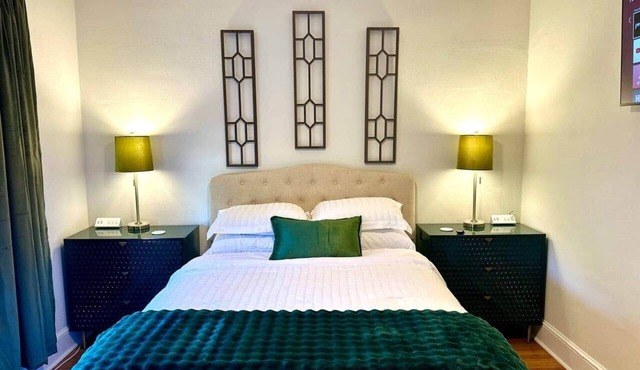 The Gathering Place, Sleeps 12! in Hickory