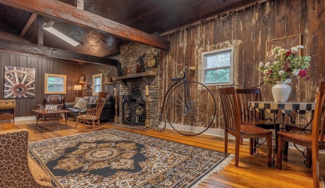 The Montague Lodge by Stay Local Nashville - Historic Retreat Near Broadway in Nashville