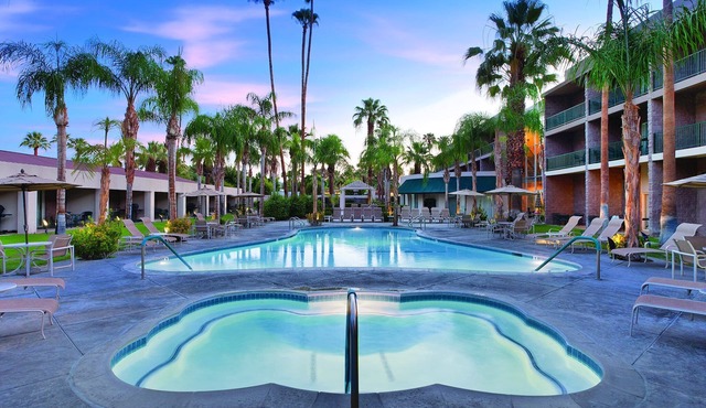 Unique dining spots, nightlife and entertainment! in Palm Springs