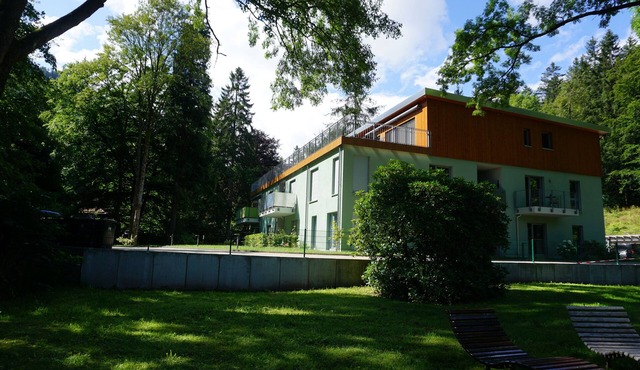 Vacation apartment on the edge of the forest with telephone and internet in Bad Tabarz