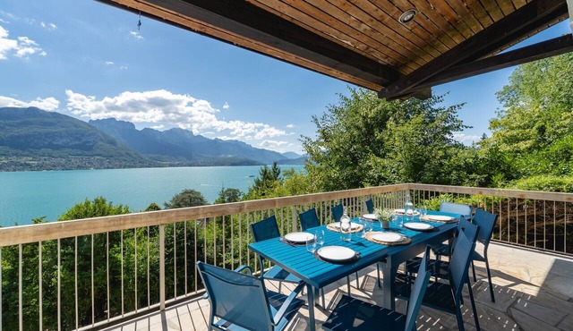 Villa Altitude - Belle vue sur le lac et montagnes in Sévrier