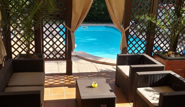 Villa Cunit mainstreet with private pool 500m beach and near Barcelona (train) in Cunit