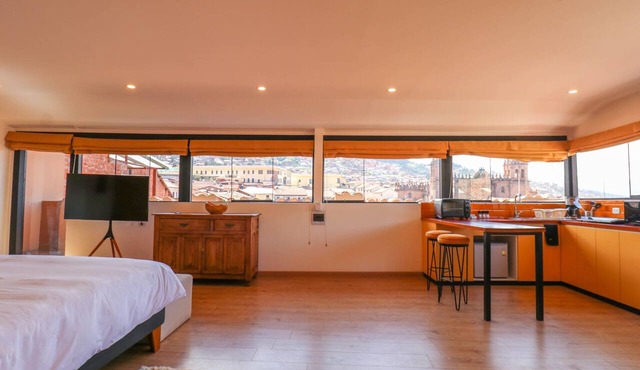 w* | Top-Floor 1BR in Plaza de Armas w/Plaza View in Cusco