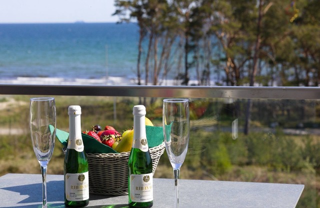 Vacation apartment with sea view, 2 bedrooms, sauna and balcony in Ostseebad Binz