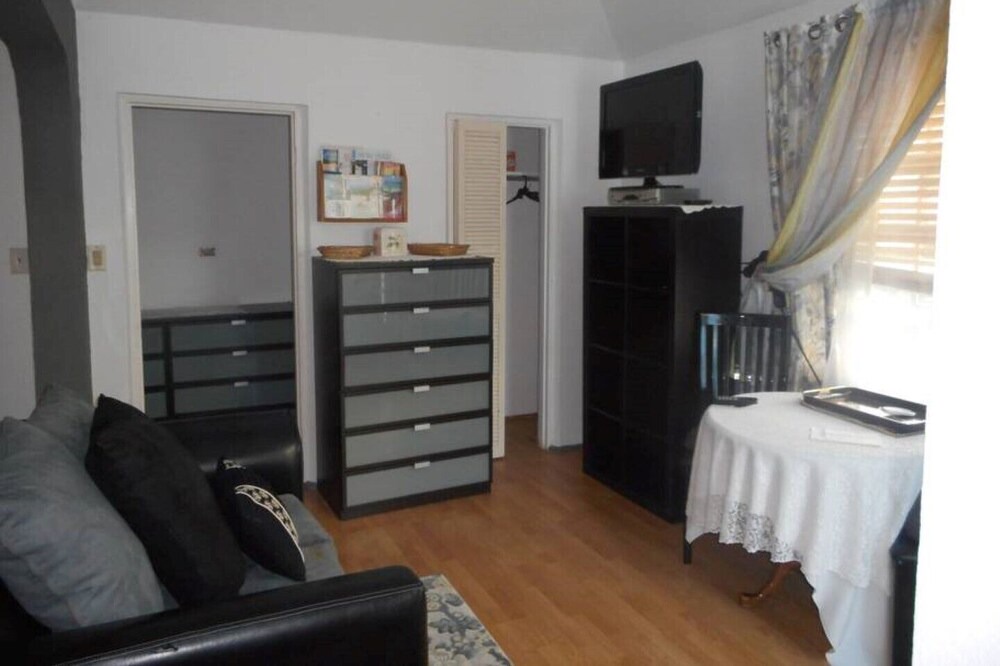 Photo of Livingroom in Hamilton