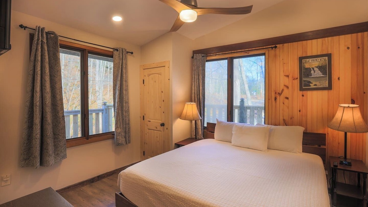 Photo of Bedroom in Gatlinburg - Pigeon Forge