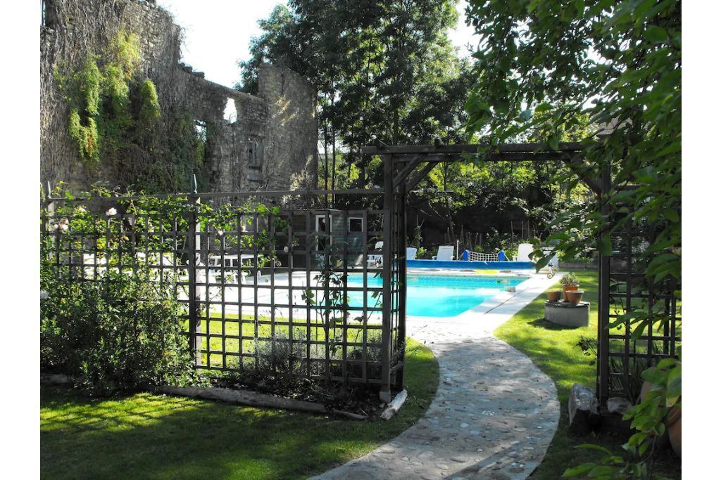 Photo of Outdoor in Leran