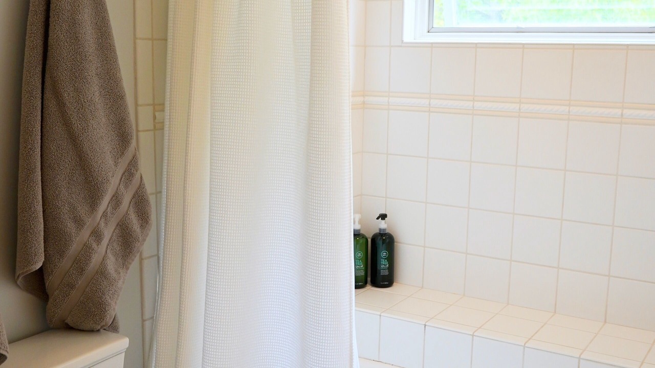 Photo of Bathroom in Glen Arbor