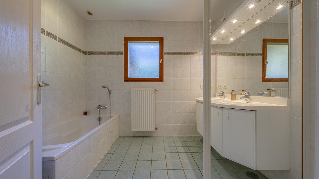 Photo of Bathroom in Chaparon