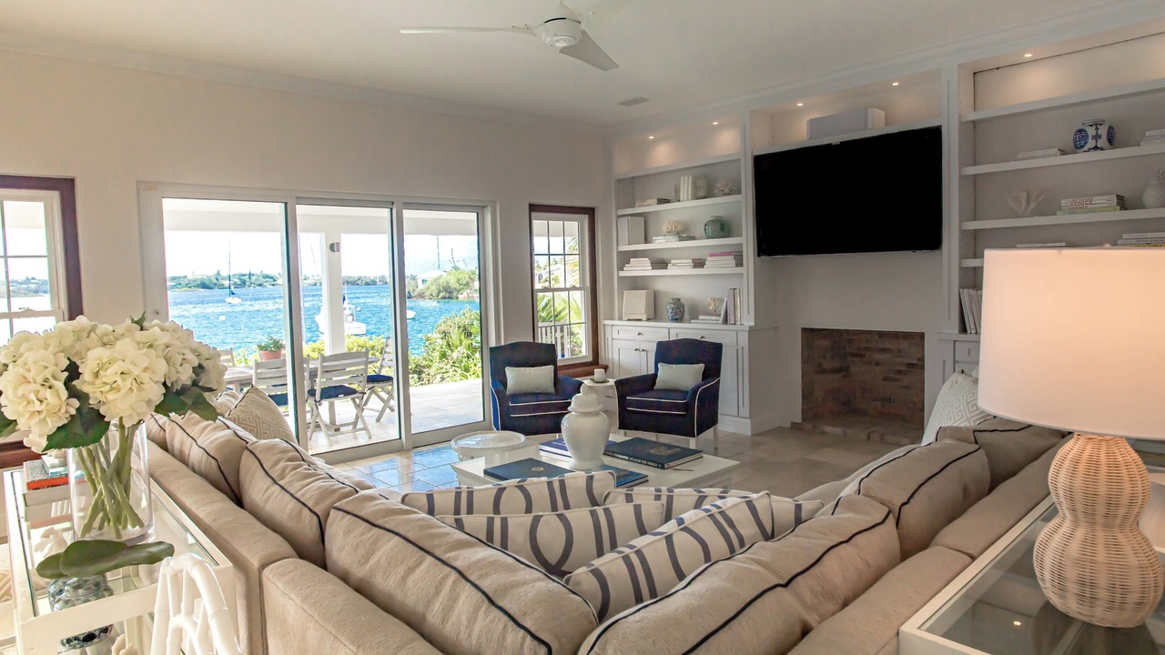 Photo of Livingroom in Pembroke