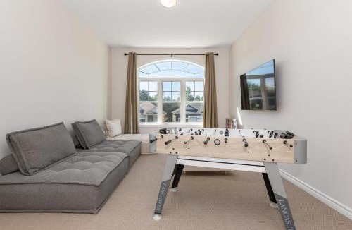 Kemptville House | The Wabi Sabi 4-bedrooms designer home in golf community