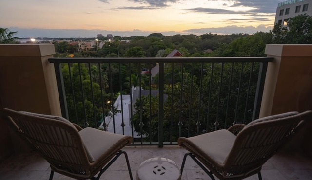 Your Bay View Escape in Coconut Grove, Pool & Gym in Miami