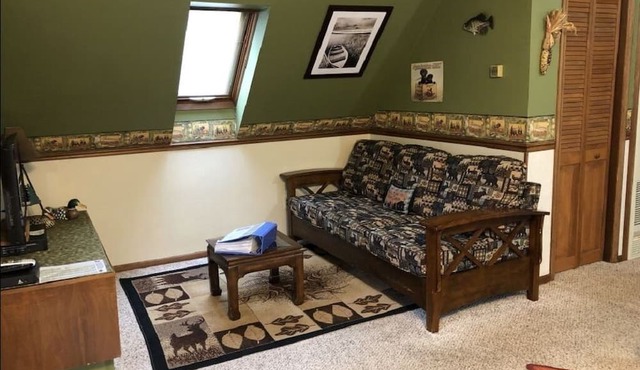 Full Kitchen - Home Theater Room - Kayaks - Outdoor Jacuzzi -Near Traverse City in Interlochen