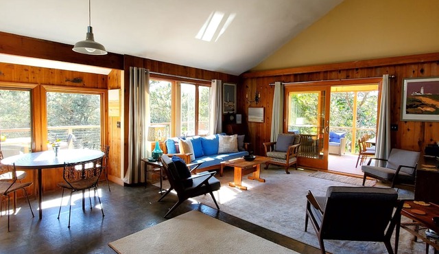 Spacious Contemporary, Walk to Private Tru-Haven Beach in Truro