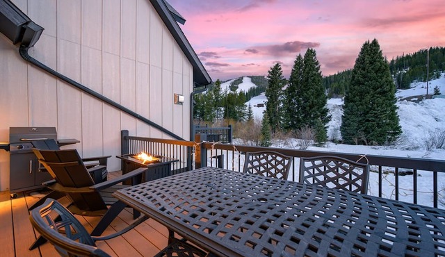 Slopeside Villa 125 I Private Hot Tub I Ski Views I Arcade I Bunk Room I Discounted Attractions in Winter Park